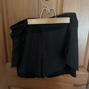 Crz Yoga athletic shorts. With a cut out pattern trim. Size 12